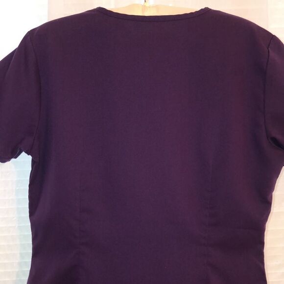 Grey’s Anatomy M Deep Purple Plum Scrub Top - Picture 4 of 15